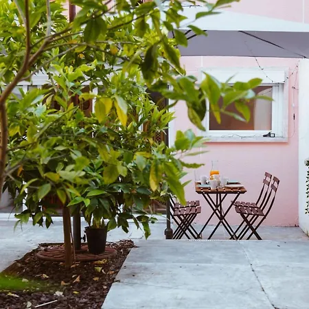 Altido Perfectly Stylish 2-Br Apartment With Terrace