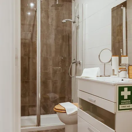 Daire Altido Perfectly Stylish 2-Br Apartment With Terrace