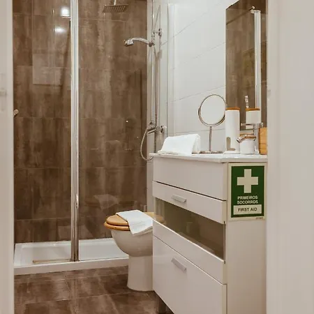 Altido Perfectly Stylish 2-Br Apartment With Terrace